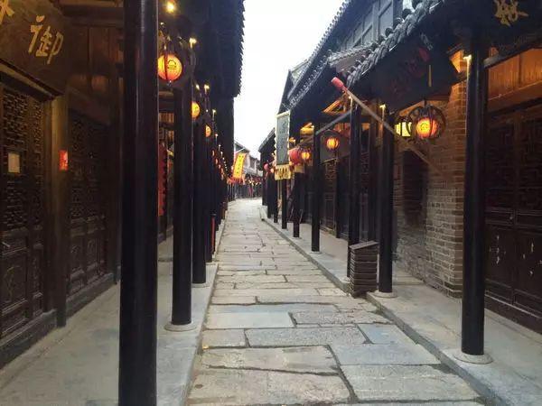 逃离沙漠建筑